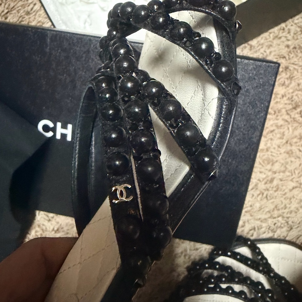 Chanel Black Beaded Slide Sandals - Women's 37.5 crackled LAMBSKIN mules - Picture 9 of 10